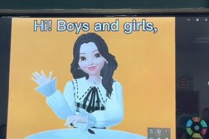 高中英语老师ppt自我介绍，视频美照生动有趣，学生们尖叫声连连