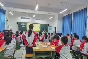 泸州市纳溪区献礼"二十大"初中音乐学科信息化赛课在纳溪中学举行