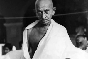 一生绝食抗争17次，最长一次21天，这位印度前总理是不是疯了？